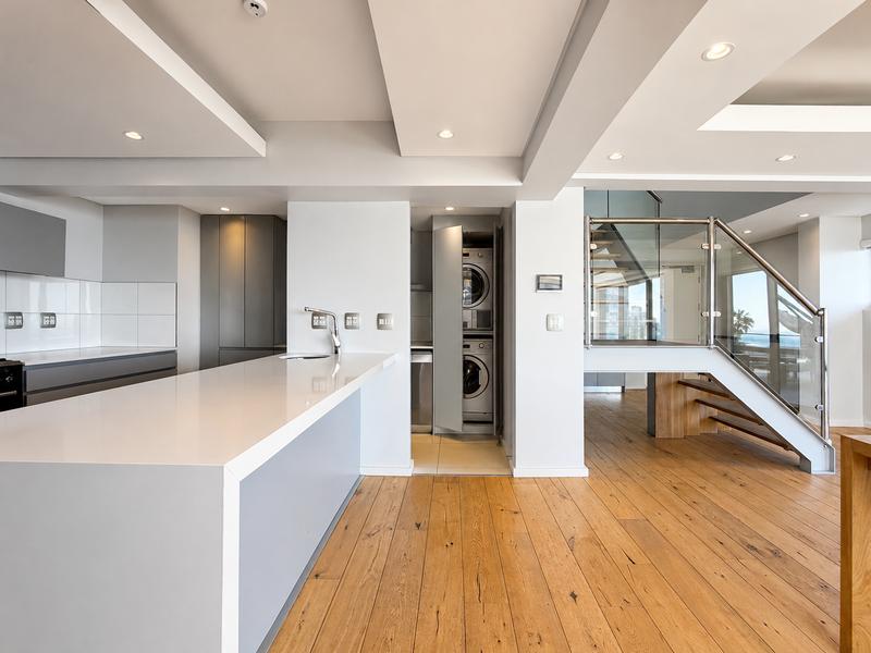 3 Bedroom Property for Sale in Sea Point Western Cape